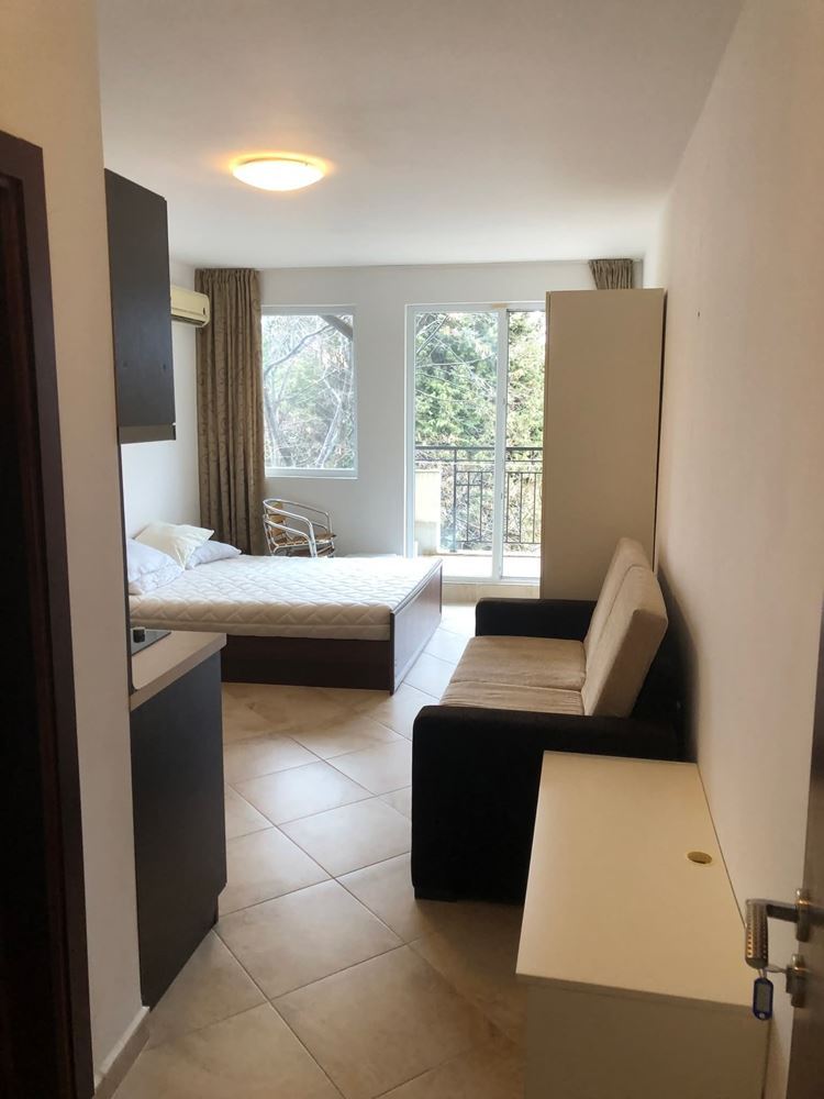 Меблированная студия в Равде, всего в нескольких шагах от Южного пляжа – без таксы обслуживания!