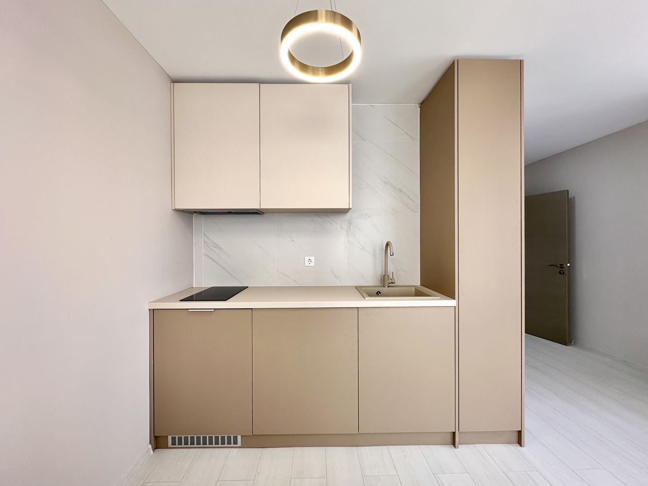 Уютная квартира с одной спальней с видом на бассейн и зелёные зоны в Солнечном Береге – готова к использованию