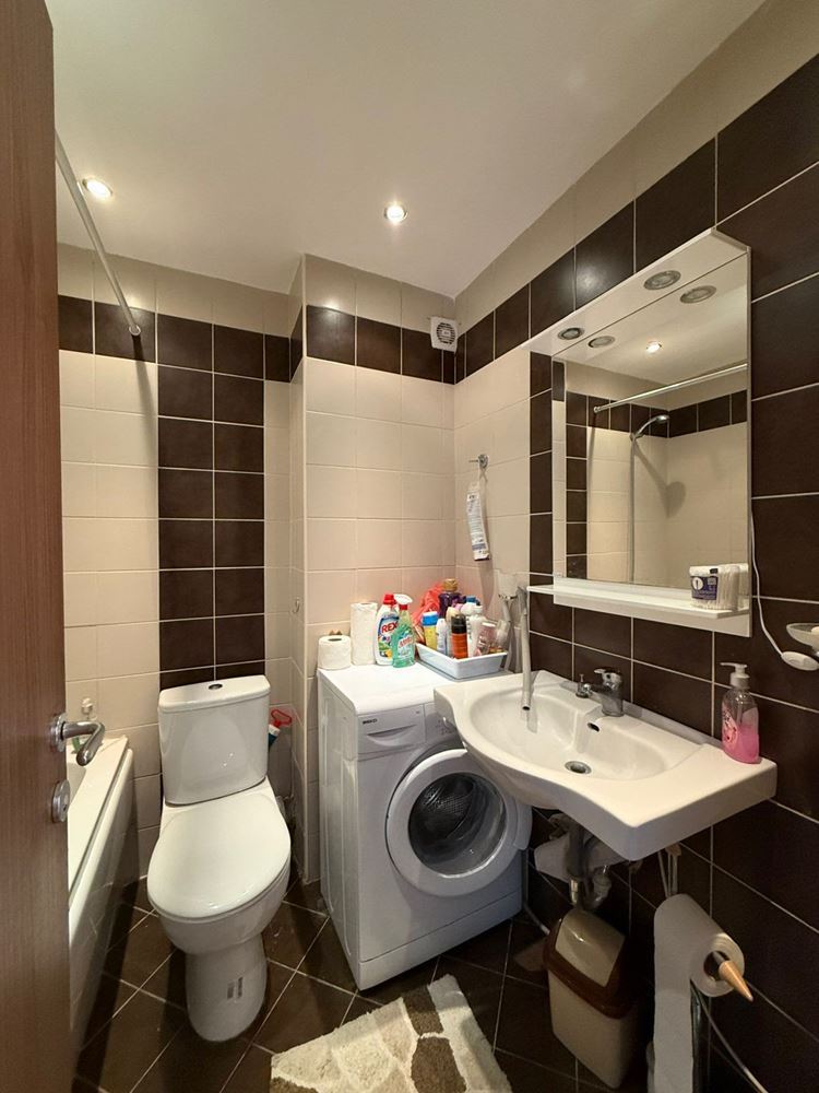 Роскошная двухкомнатная квартира с панорамным видом на море в Помории