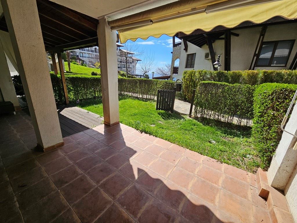 Роскошь на первой линии – стильный апартамент с верандой, собственным садом и видом на море в Святом Власе