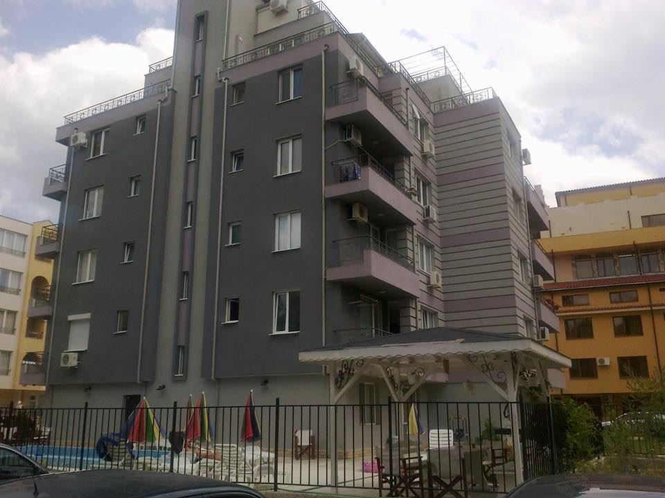 Меблированная двухкомнатная квартира в центральной части Солнечного берега – отличная локация и инвестиционный потенциал