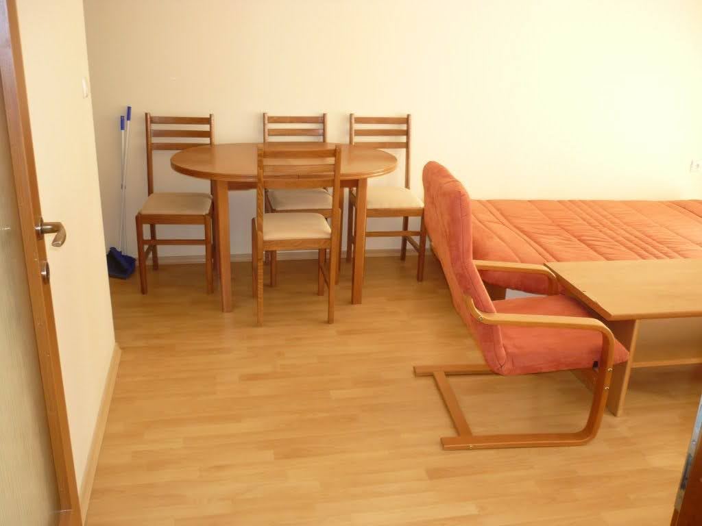 Обставленная квартира с одной спальней на первой линии с видом на море в Элените