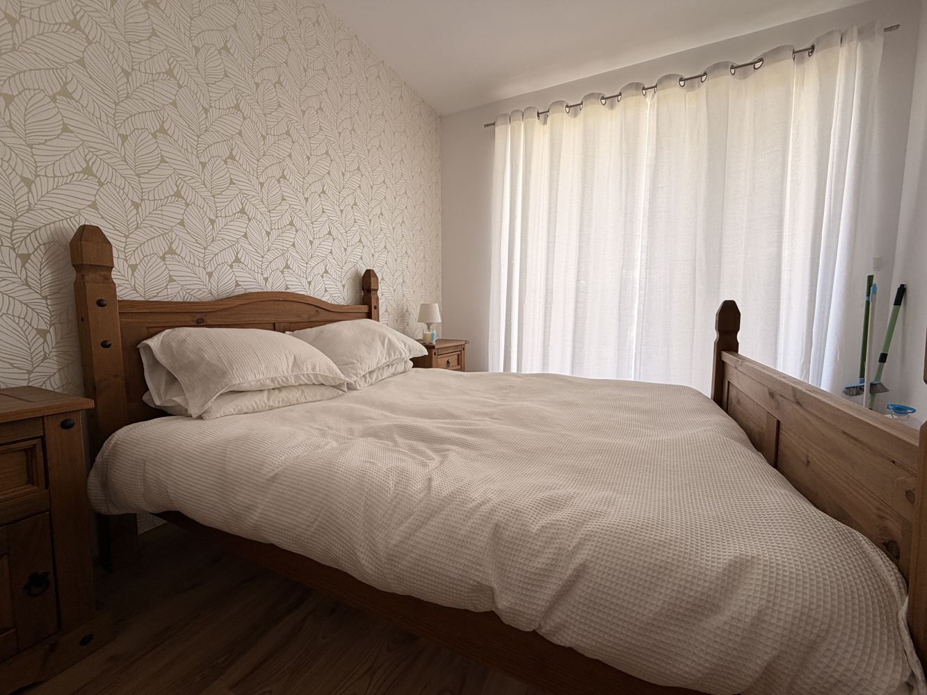 Квартира с двумя спальнями и панорамной террасой на окраине Солнечного Берега – уют, тишина и стиль