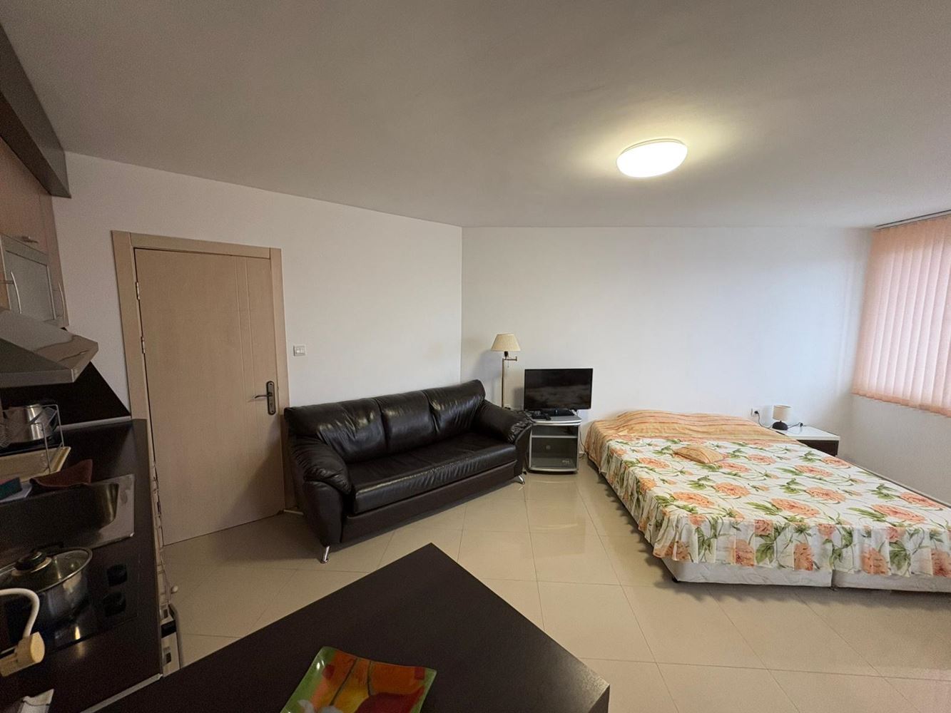 Меблированная студия в Поморие – отличное расположение, 400 м от моря и центра города