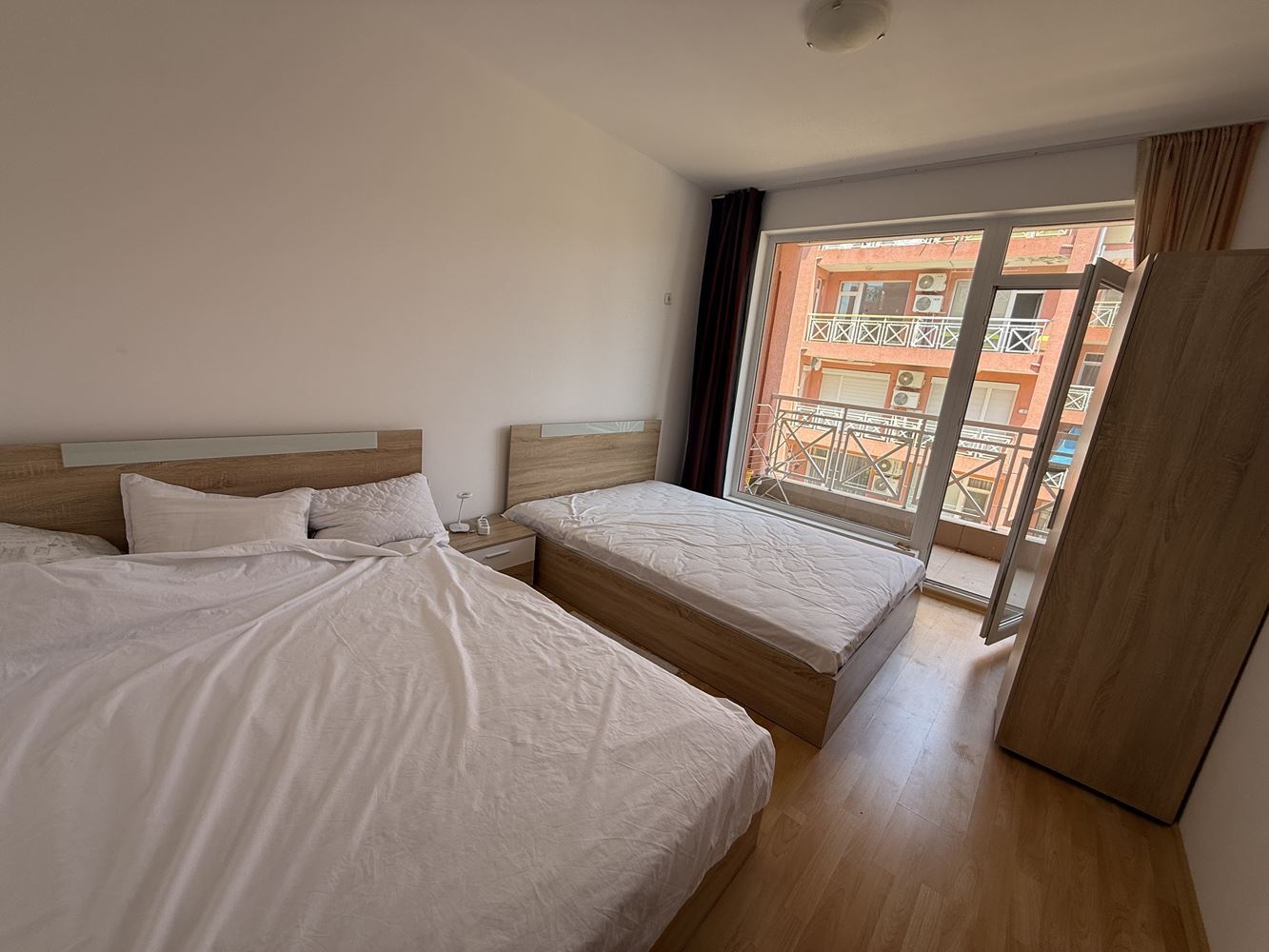 Обставленный апартамент с одной спальней с видом на бассейн в Солнечном Берегу