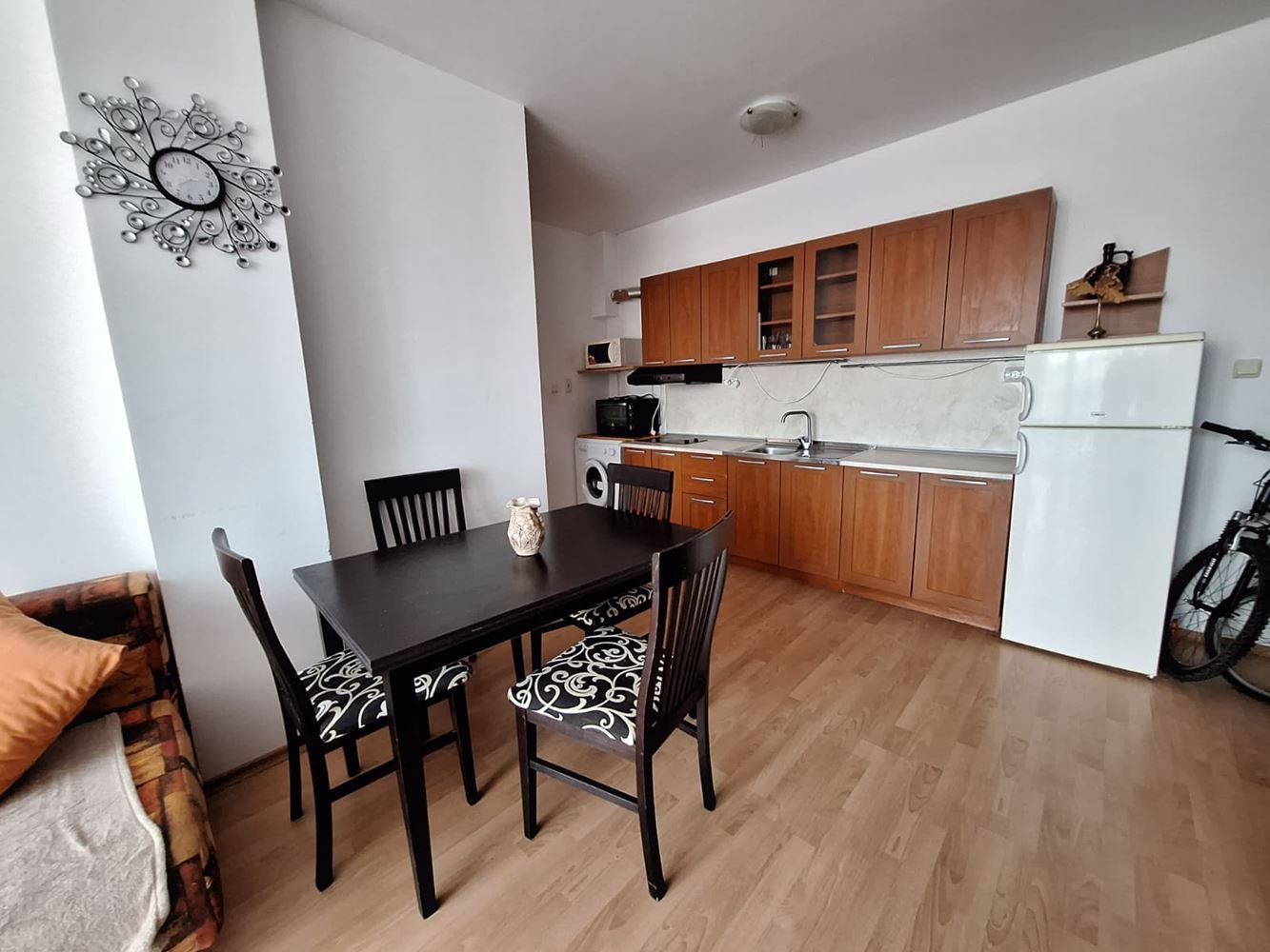 Просторная квартира с одной спальней в люксовом комплексе с бассейнами и спортивными удобствами