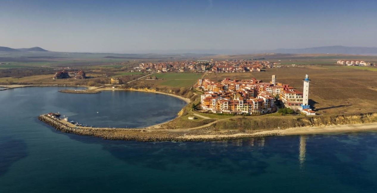 Студия в Ахелое на первой линии с богатыми удобствами – идеально для инвестиций или отдыха