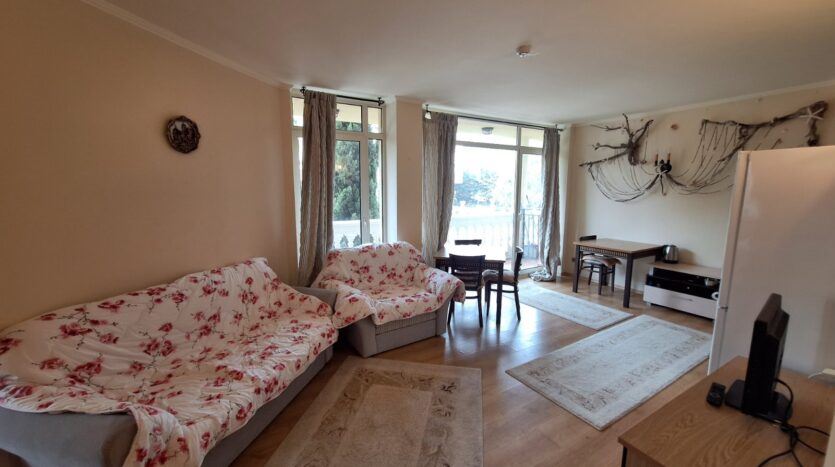 Двухкомнатная квартира на первой линии в Елените с панорамным видом на море и отличным инвестиционным потенциалом