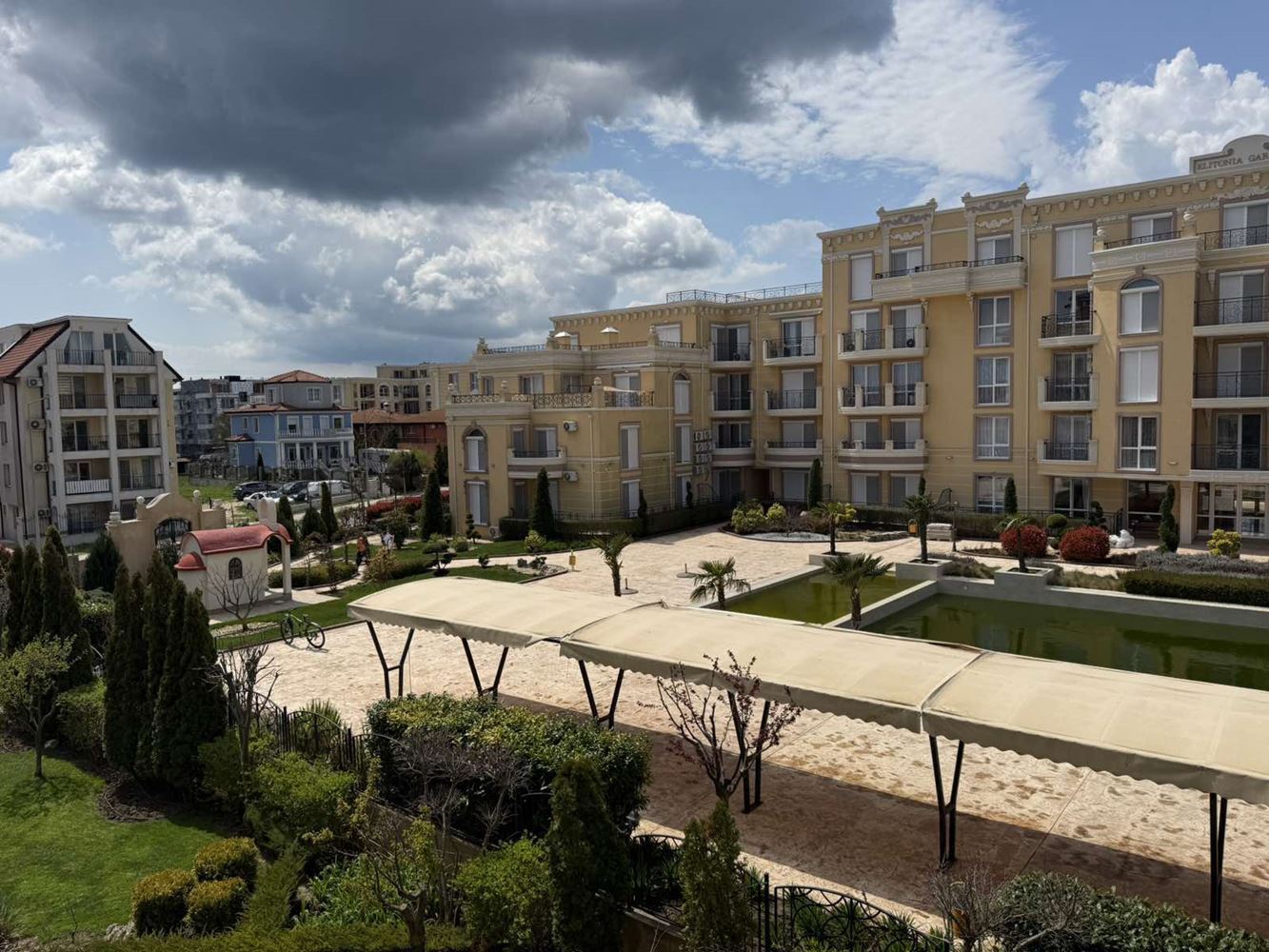 Стильная двухкомнатная квартира в современном комплексе в Равде – отличная инвестиция рядом с морем