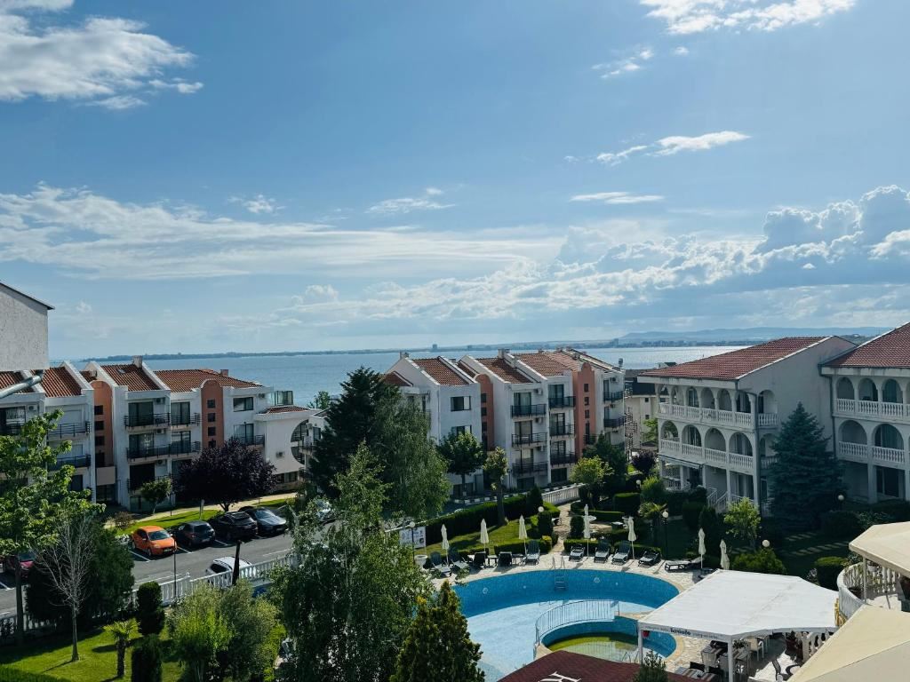 Стильная двухкомнатная квартира в элитном комплексе в самом сердце Святого Власа