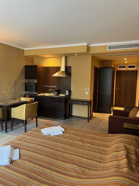 Просторная студия в роскошном комплексе всего в 50 м от пляжа на Солнечном берегу