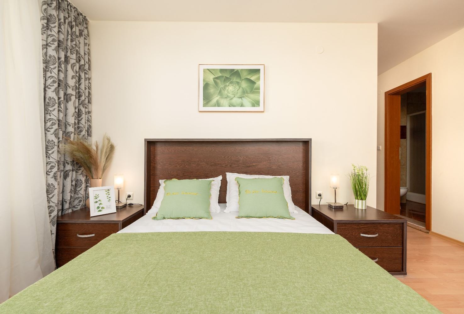 Стильный апартамент с двумя спальнями на первой линии с прямым видом на море в Святом Власе – простор, роскошь и полный комфорт