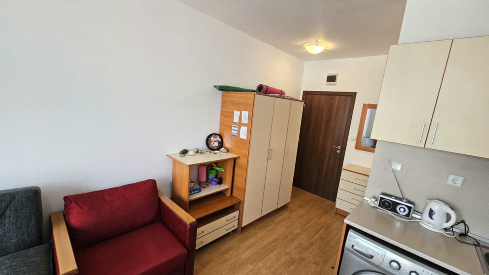 Компактная студия в районе Солнечного Берега – отличная инфраструктура, бытовой ток и прекрасная инвестиция