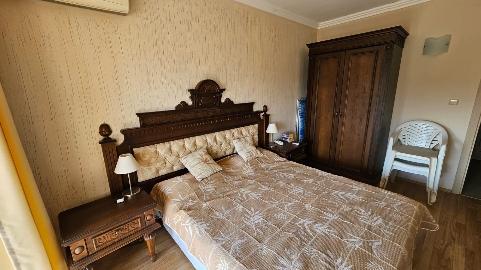 Просторная квартира с одной спальней на первой линии моря в Царево с полной меблировкой