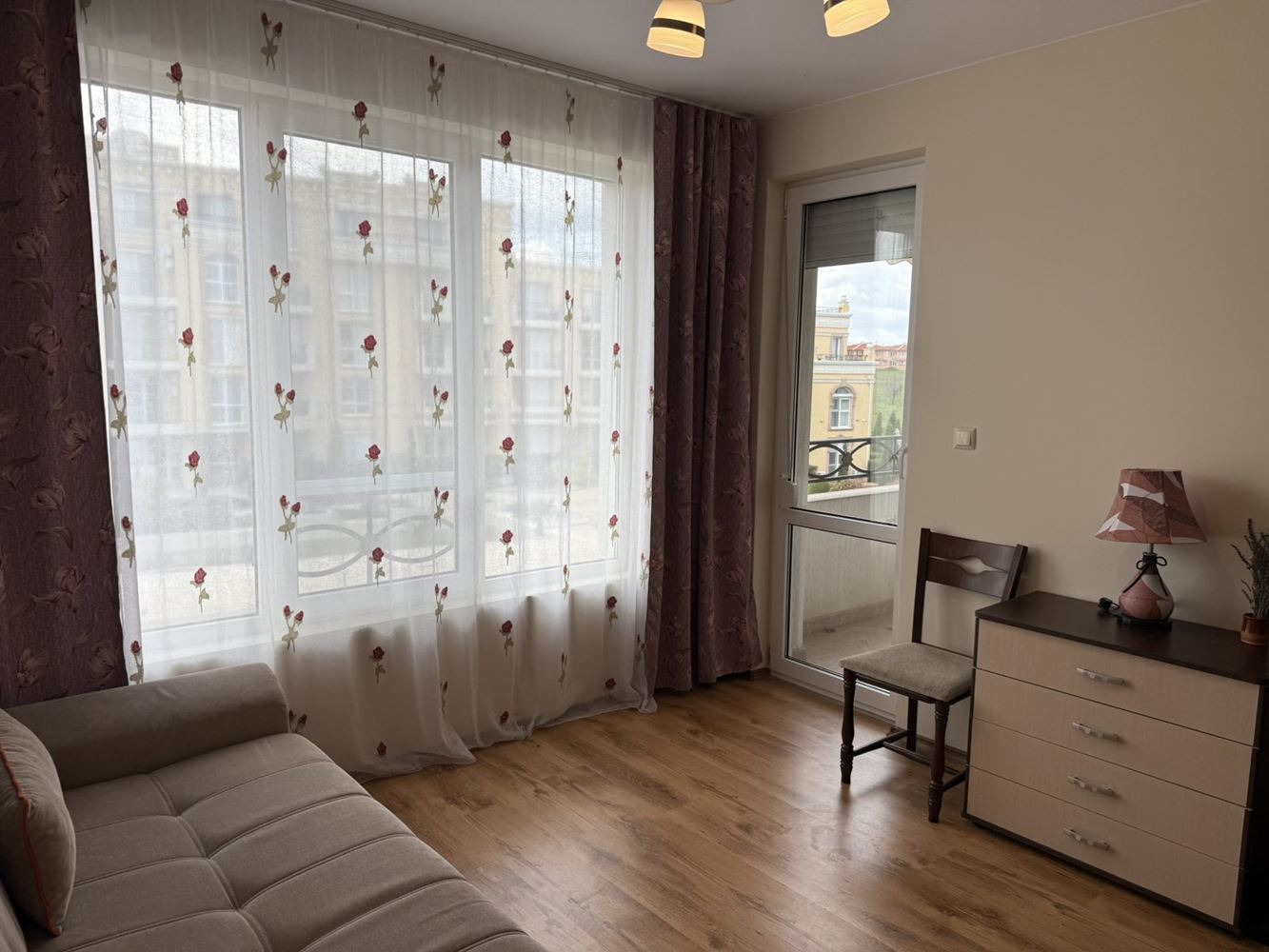 Стильная двухкомнатная квартира в современном комплексе в Равде – отличная инвестиция рядом с морем