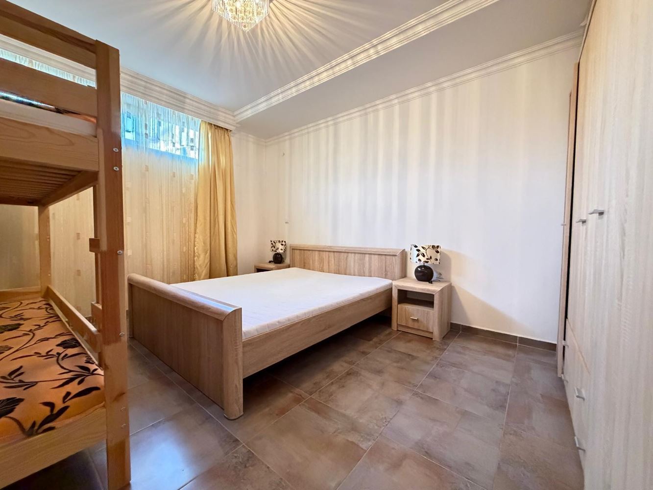 Комфортная двухкомнатная квартира с прямым выходом к бассейну – идеально для проживания и инвестиций