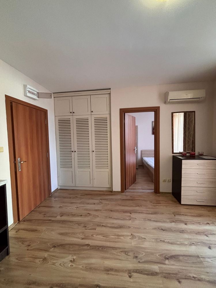 Просторная двухкомнатная квартира с видом на бассейн в Солнечном Береге – возможность второй спальни