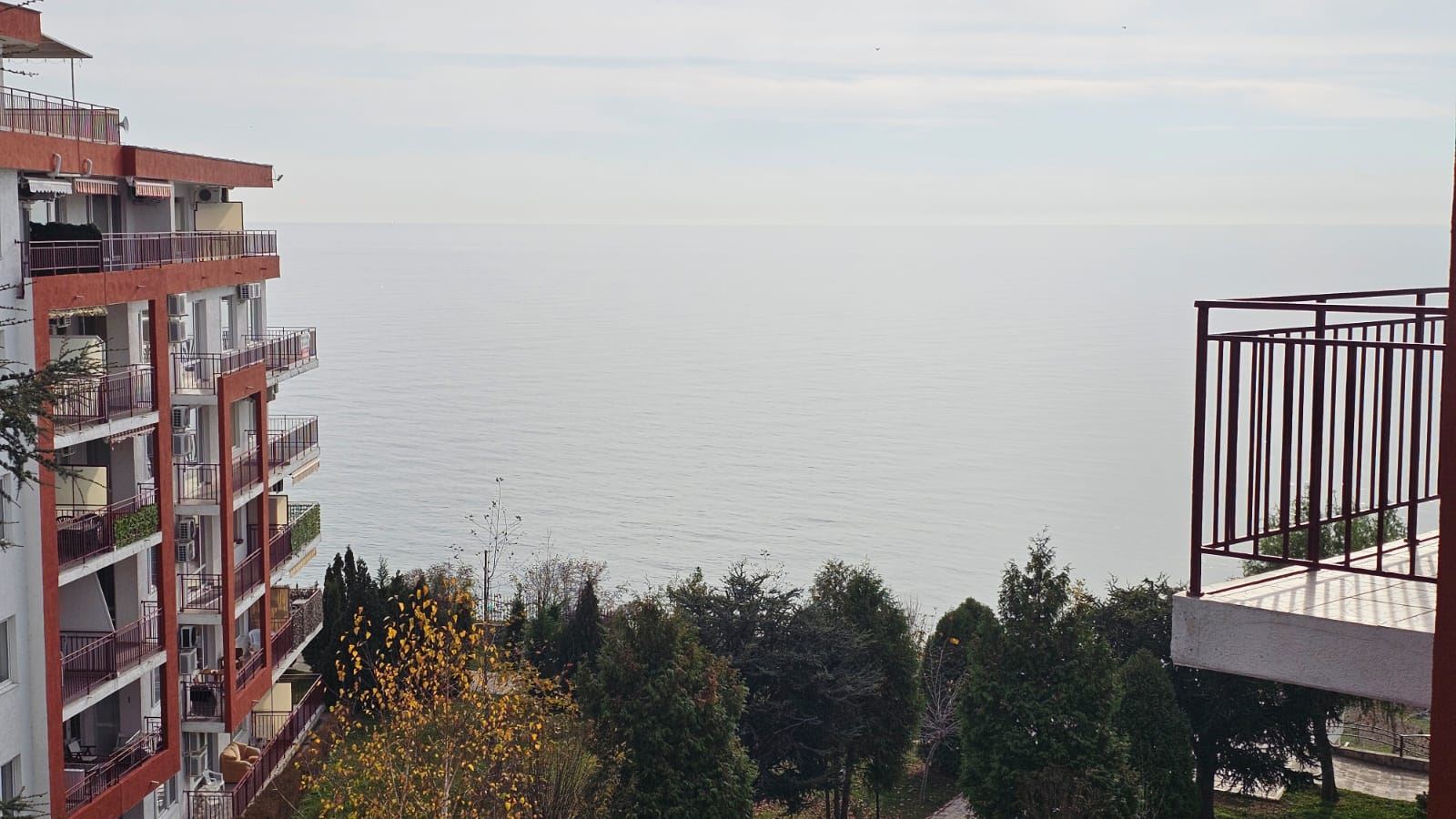  Морская идиллия на первой линии – двухкомнатная квартира (с одной спальней) с видом на море в Святом Власе