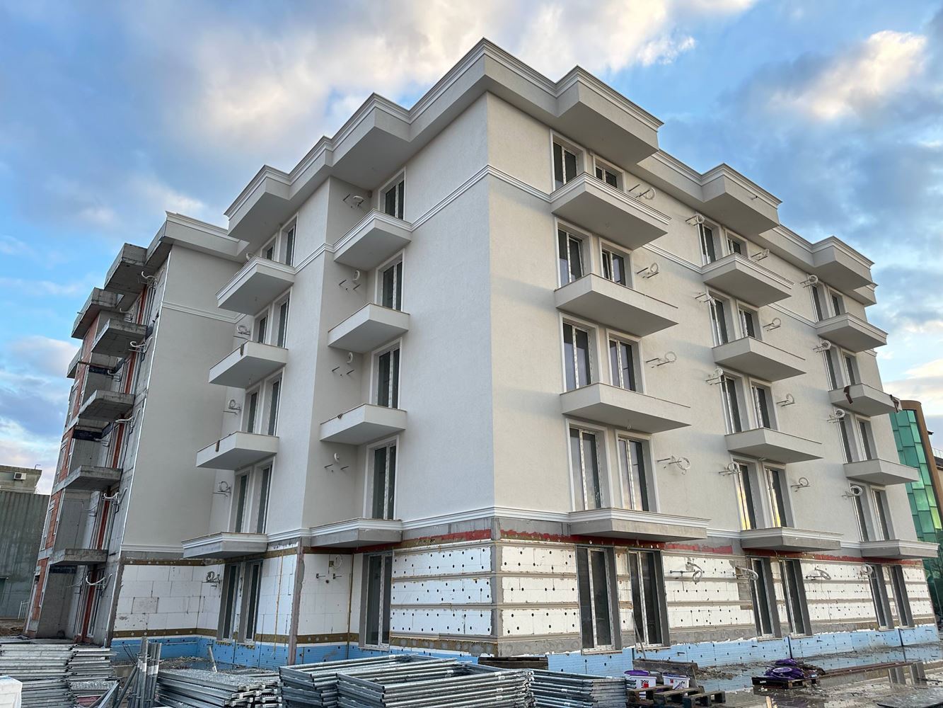 Новое студио на первом этаже в 200 метрах от пляжа в Несебре – комфорт, стиль и отличное расположение