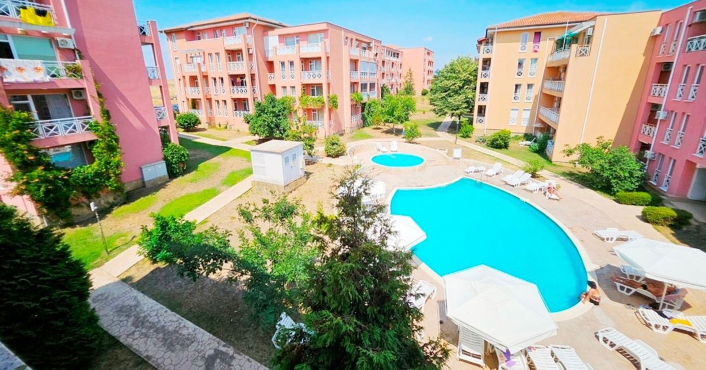 Эксклюзивно меблированная студия в закрытом комплексе с богатой инфраструктурой и спокойной атмосферой