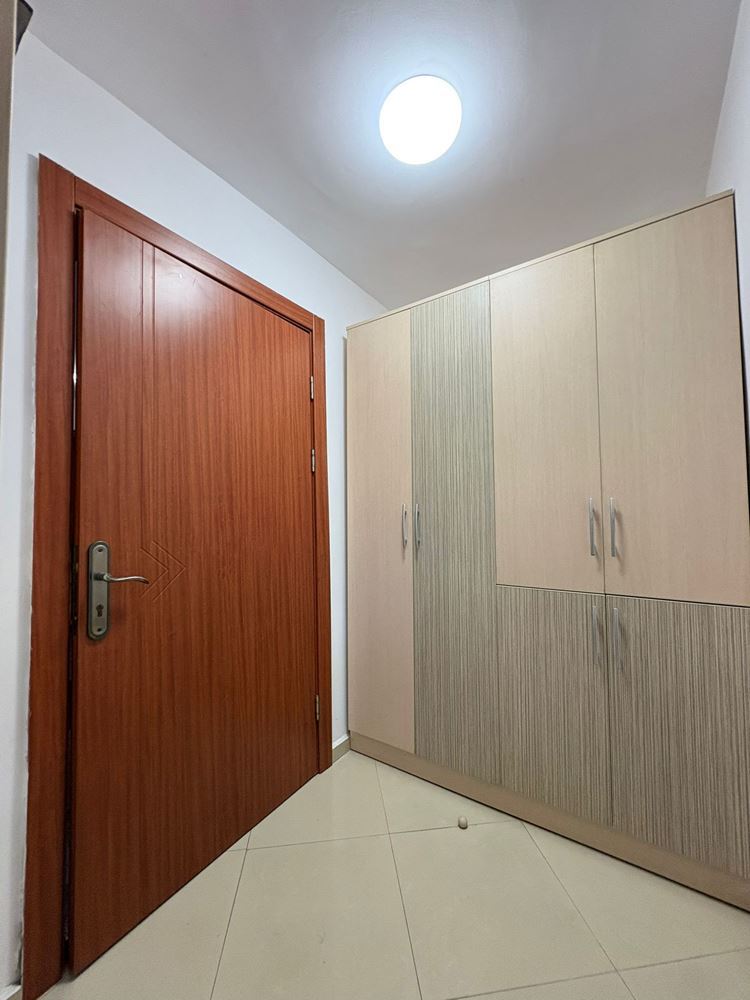 Просторная полностью меблированная студия в Поморие – восточная ориентация и отличная локация в 400 м от моря