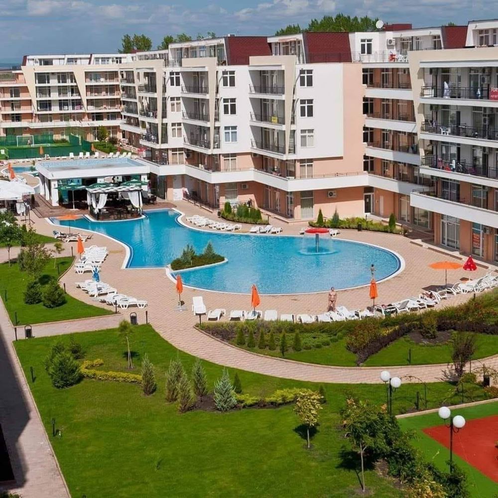 Просторная квартира с одной спальней в закрытом комплексе в Солнечном Береге – комфорт, спокойствие и отличная среда