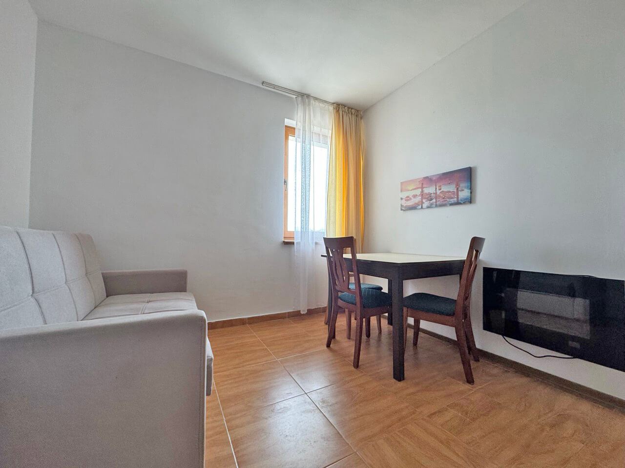 Уют и практичность – двухкомнатная квартира (с одной спальней) в комплексе на Солнечном берегу