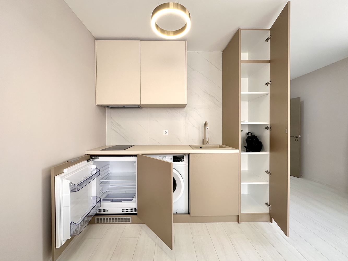 Уютная квартира с одной спальней с видом на бассейн и зелёные зоны в Солнечном Береге – готова к использованию