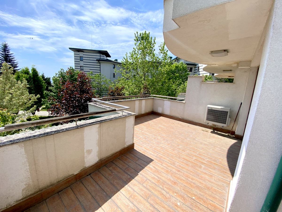 Двухкомнатная квартира  на первой линии моря в Равде – роскошь, природа и впечатляющий вид на бассейн