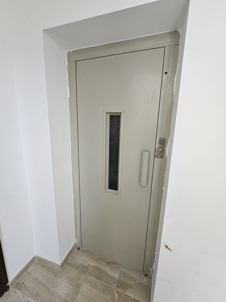 Просторная и светлая квартира с двумя спальнями и двумя большими террасами в Меден Рудник – идеально для семьи или инвестиций