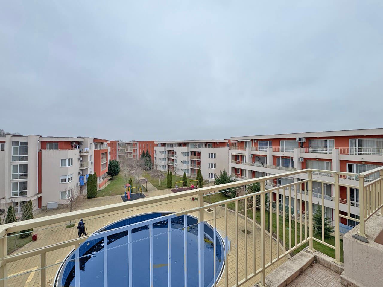  Просторная квартира с одной спальней с видом на бассейн в Солнечном Береге