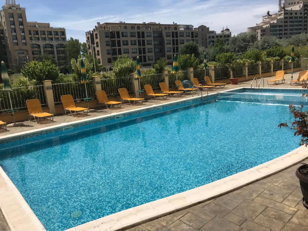 Двухкомнатный апартамент в комплексе в Поморие – 300 м от пляжа, отличная инвестиция