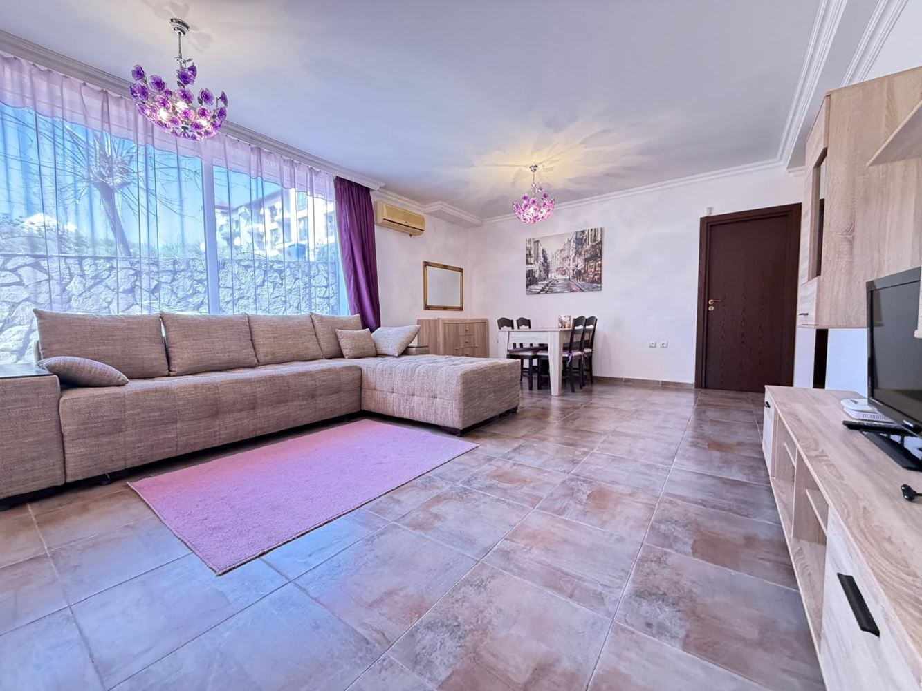 Комфортная двухкомнатная квартира с прямым выходом к бассейну – идеально для проживания и инвестиций