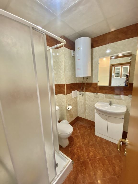 Студия на первой линии в комплексе в Елените – море, горы и курортный комфорт в одном