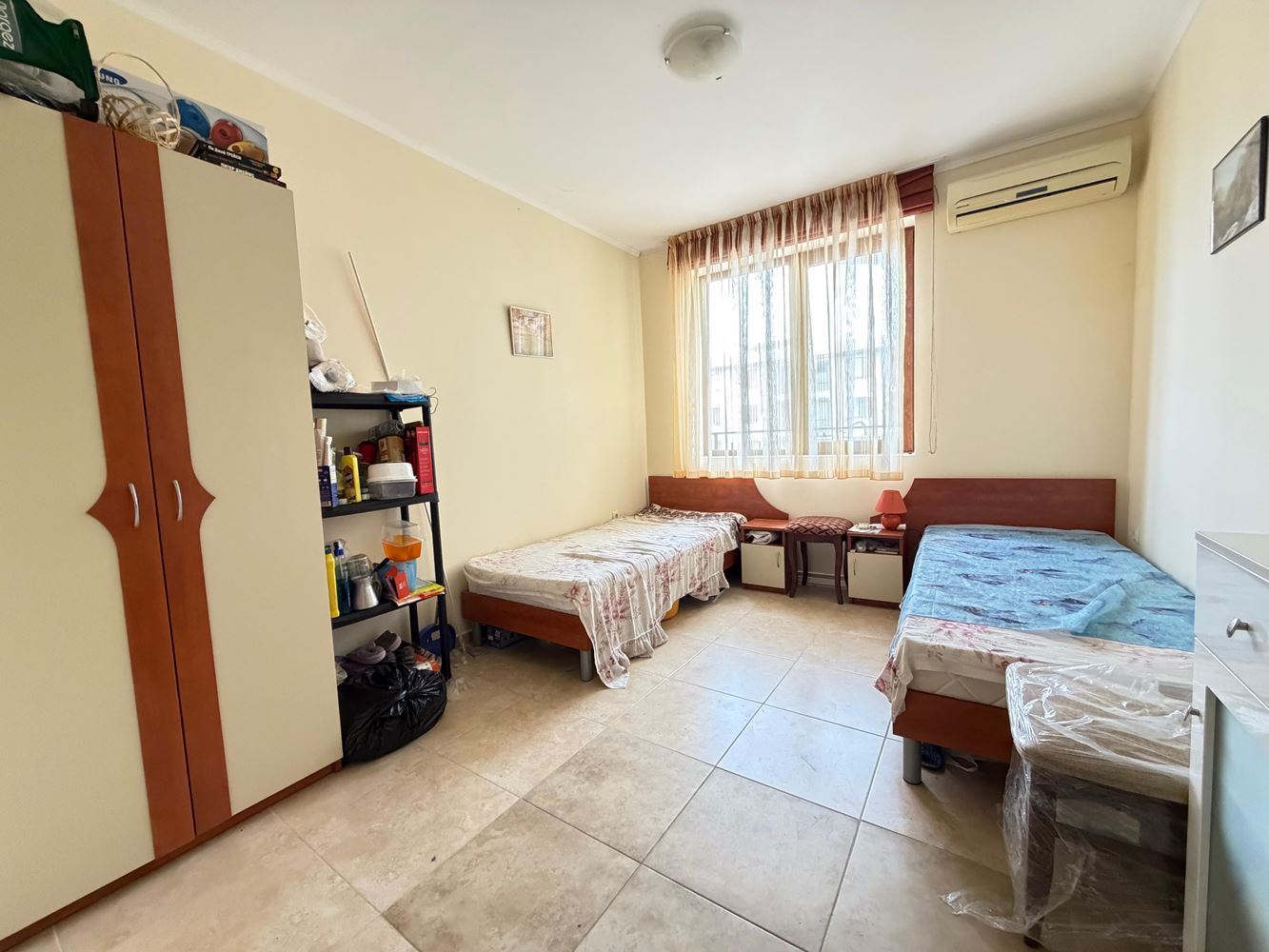 Апартамент с двумя спальнями и видом на бассейн в Несебре – простор, комфорт и отличное расположение всего в 300 метрах от моря