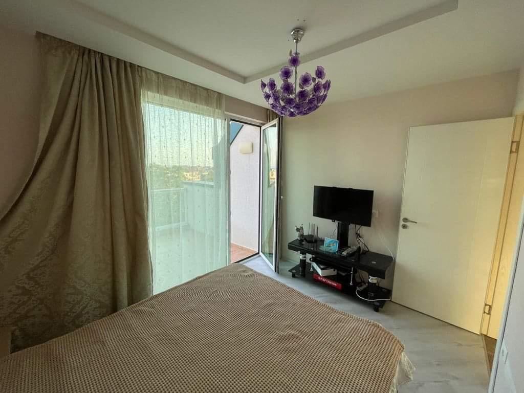  Панорамная квартира с двумя спальнями с видом на море в Равде – свет, простор и низкая плата за обслуживание