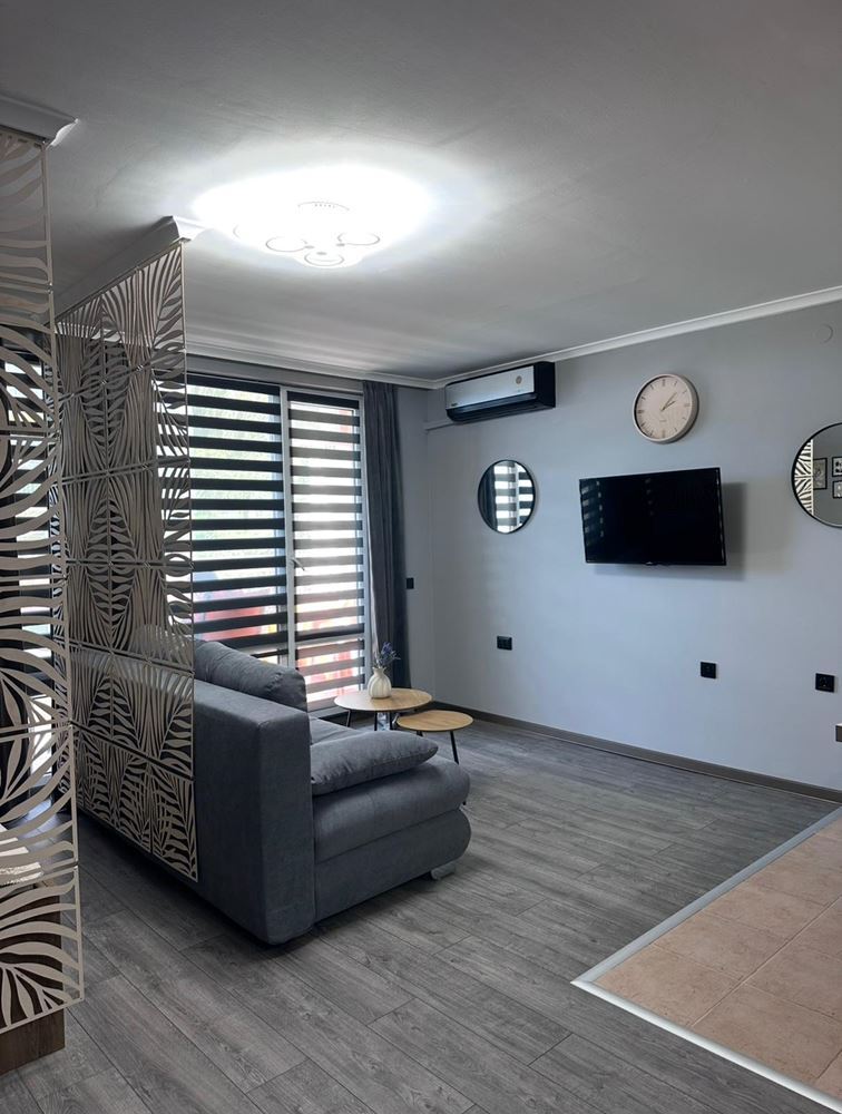 Двухкомнатная квартира с частичным видом на море в Святом Власе – меблированная, после ремонта, в элитном закрытом комплексе